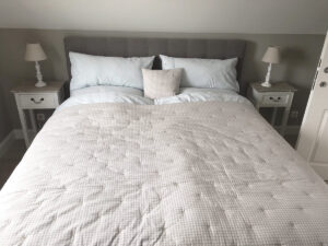 Boxspringbett im Schlafzimmer