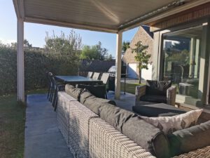 Lounge Ecke und Esstisch